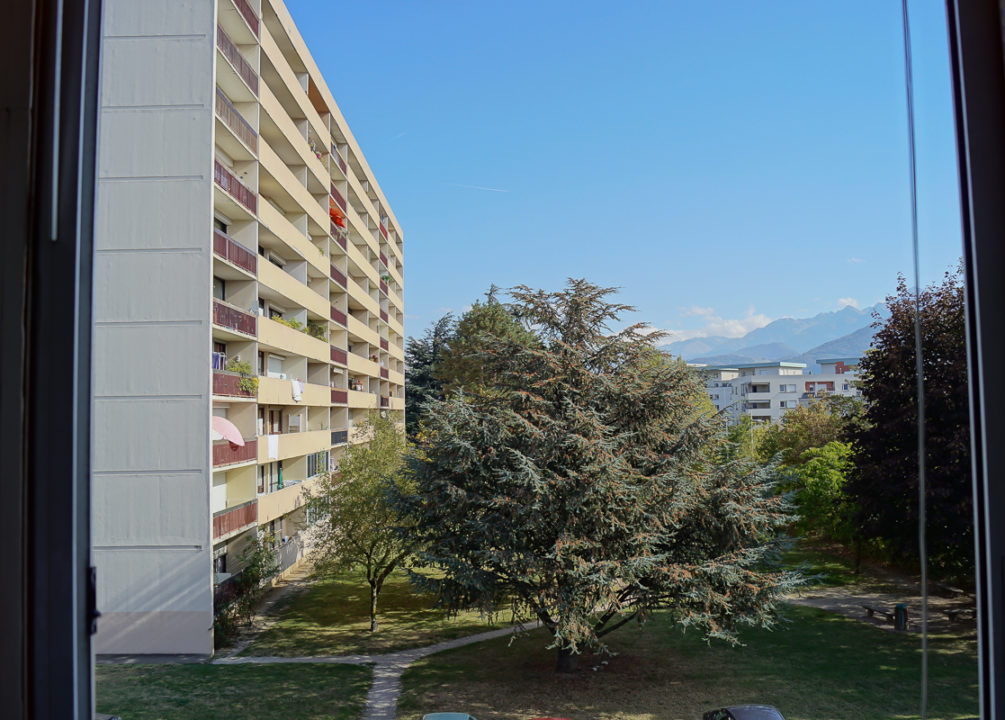 Proche Grenoble – Lumineux 3 pièces dans un cadre calme et verdoyant
