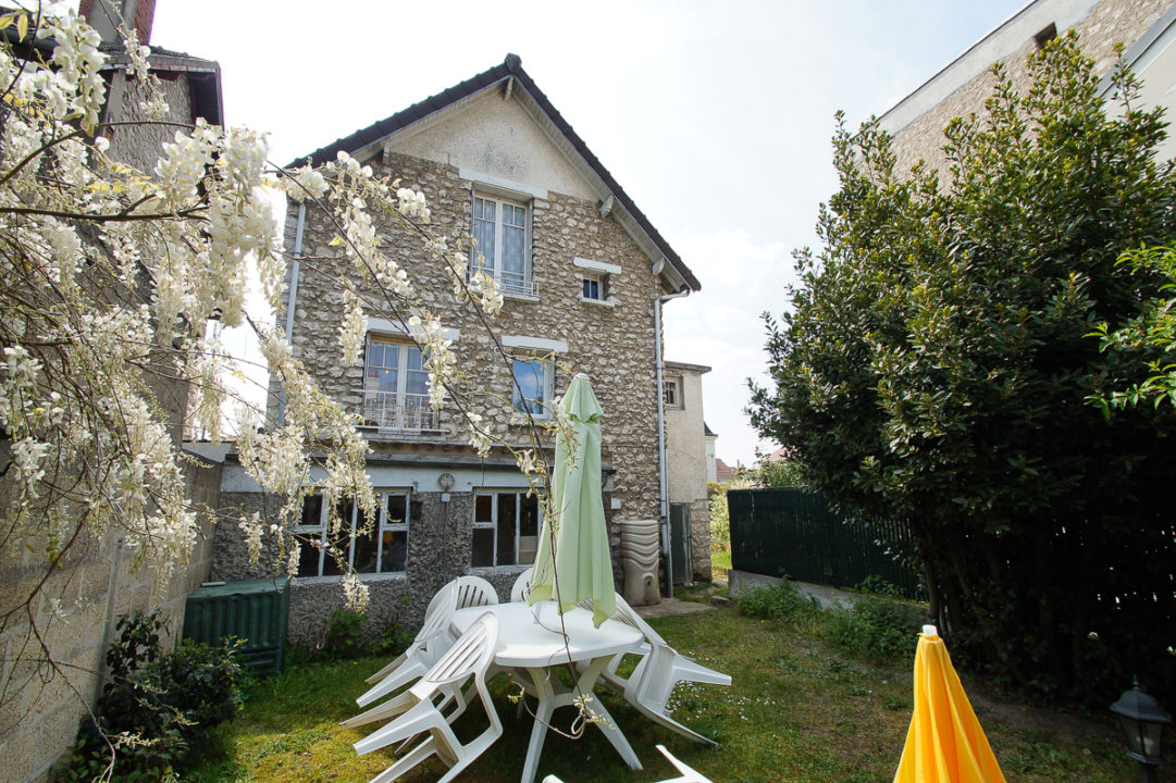 Maison non mitoyenne avec jardin