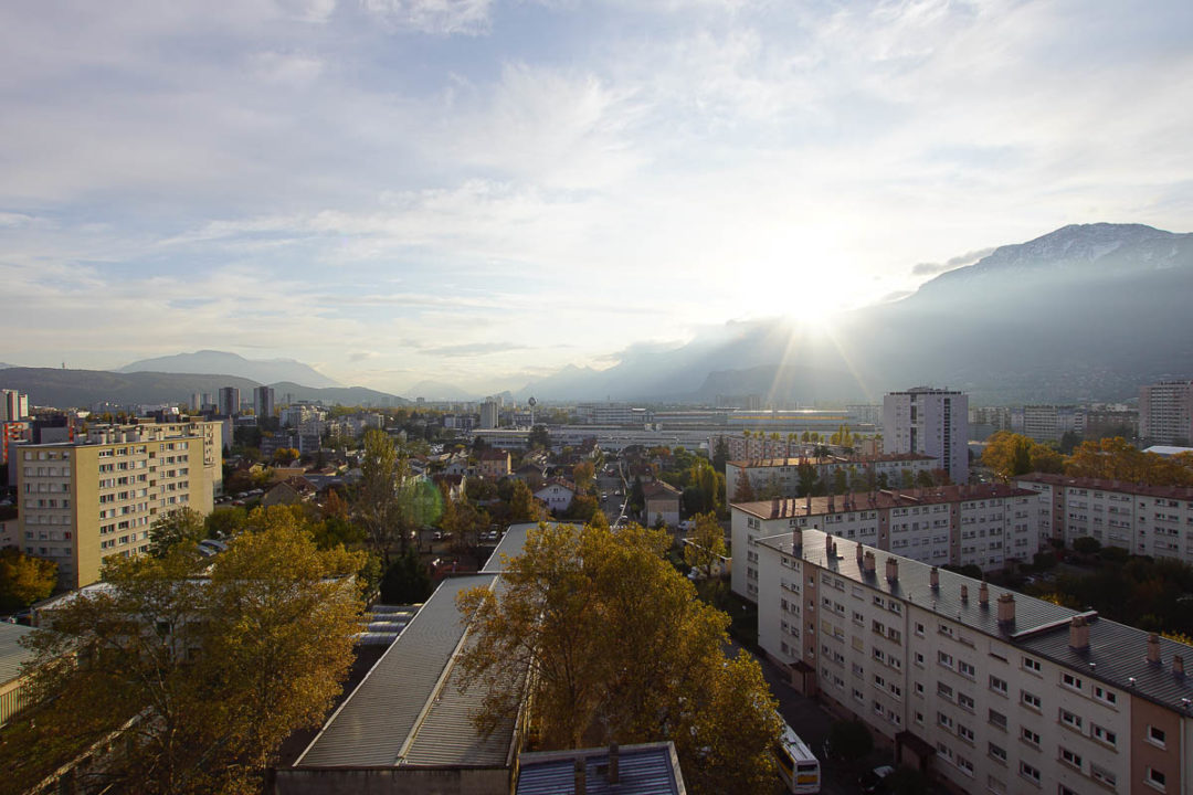 3 pièces 61m² en dernier étage avec loggia, exposé sud, très lumineux et vue dégagée