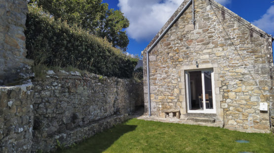 Vente maison en pierres 55m2 Plogoff - Effectimmo