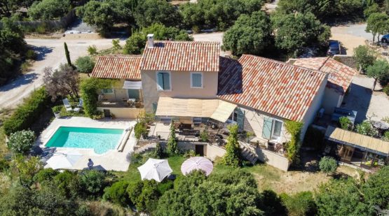 Vente villa de standing St-saturnin-lès-apt - Effectimmo