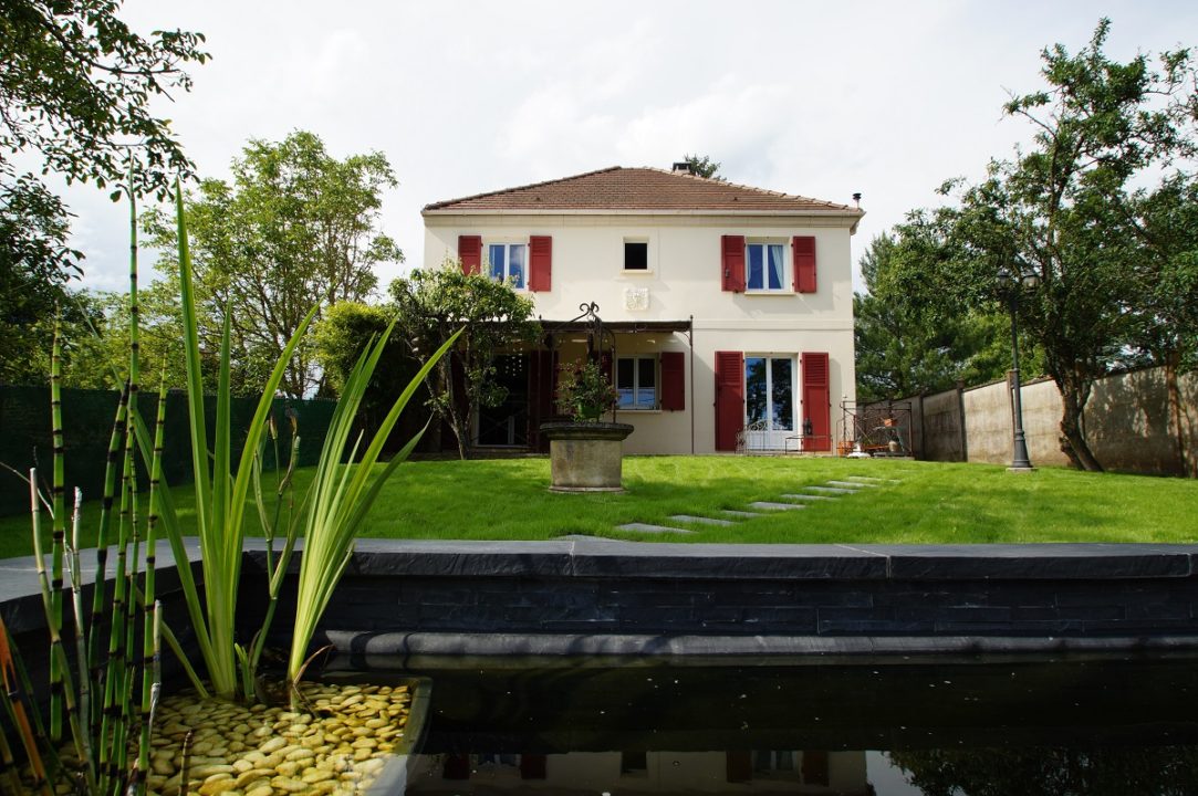 Maison récente de 7 pièces alliant charme et esprit contemporain