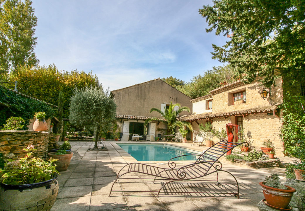 Mas de charme avec dépendances au pied du Luberon