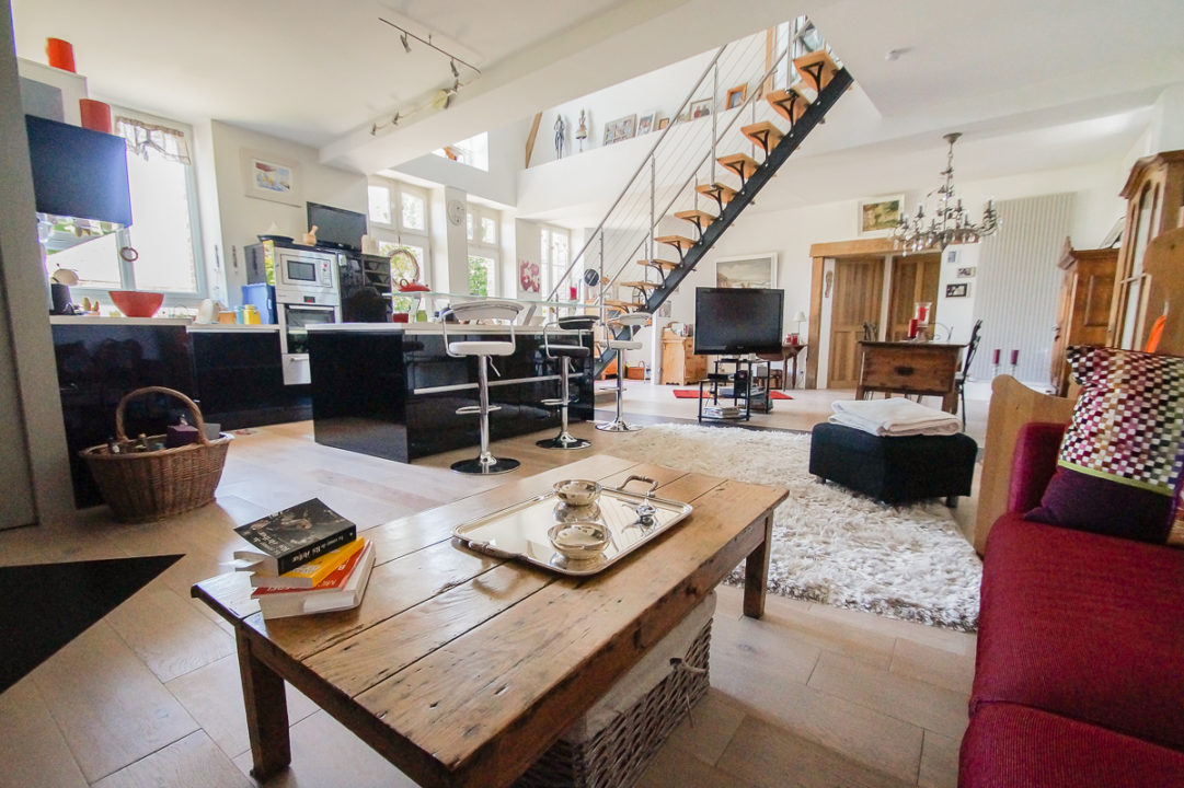 Proche Moret-sur-Loing – Belle longère de 190 m2 rénovée en loft contemporain