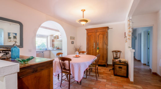 Vente maison 210m2 piscine terrain 5636m2 - Apt - Effectimmo