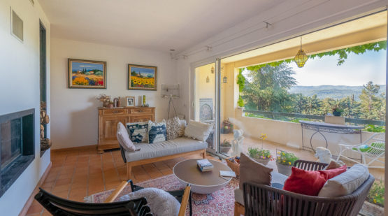 Vente maison 210m2 piscine terrain 5636m2 - Apt - Effectimmo