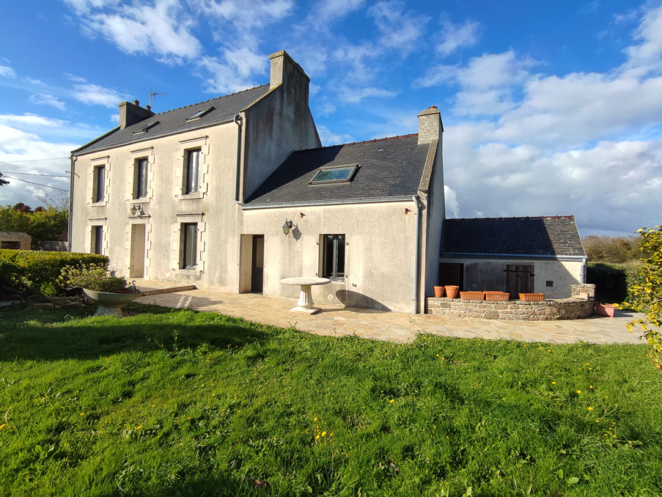 À deux pas de la Côte, charmante maison familiale de 140m2, avec beau terrain de 7800 m2