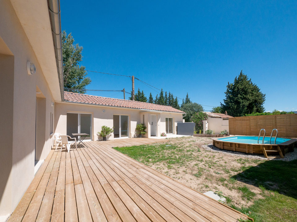 Villa plain-pied entièrement rénovée, 4 chambres, terrain 479m2 plein sud, proche Centre-ville.