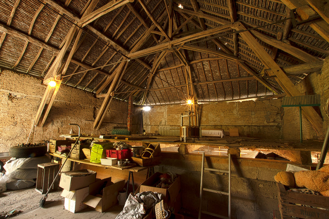 Belle grange de 280m², située à proximité de Voiron, avec de grands espaces et du cachet