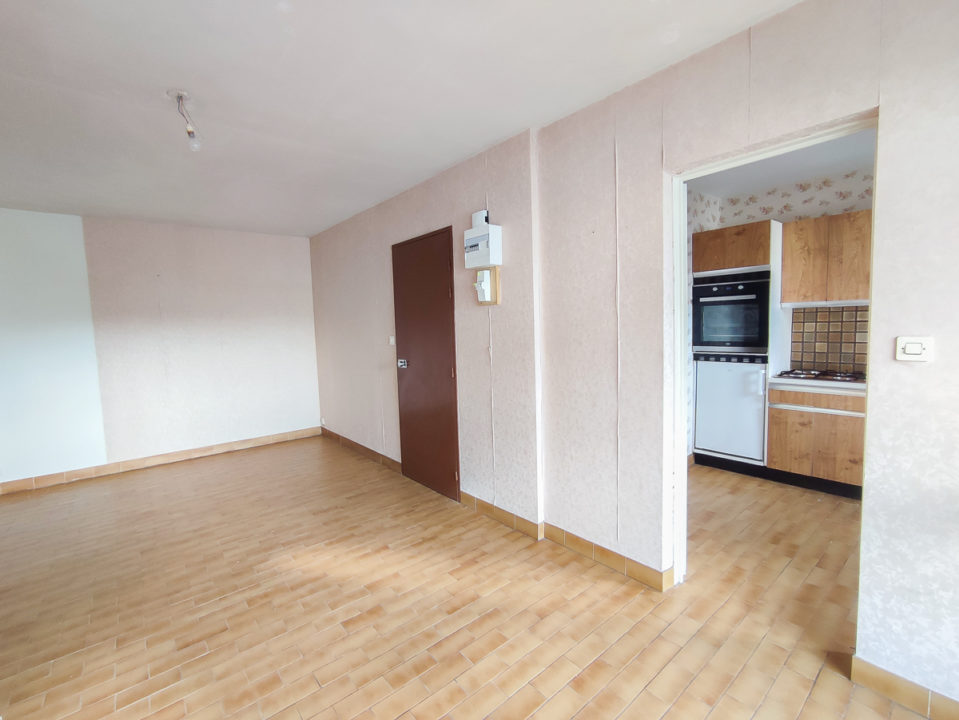 Appartement 2 pièces de 39m2 en cœur de ville d‘Audierne, proche du port et des commerces.