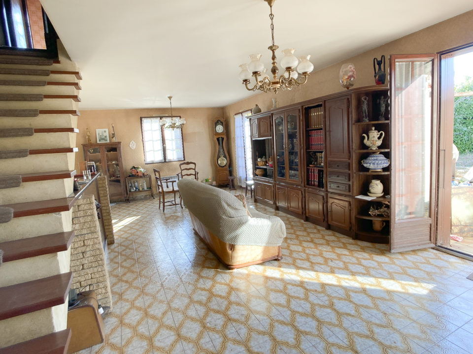 Jolie Maison familiale de plus de 120m2, au calme, face au Lubéron et à deux pas du village