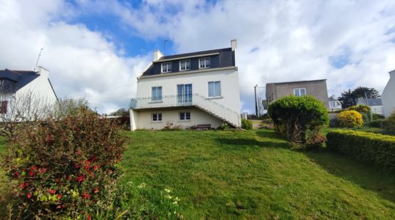 Vente maison familiale 134m2 vue mer Plogoff - Effectimmo