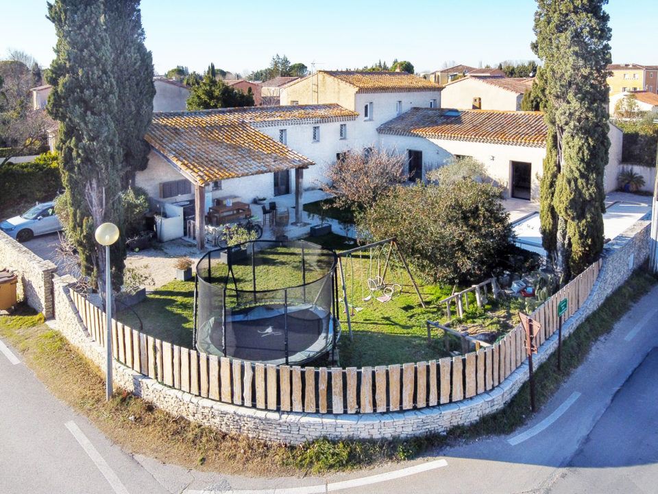 Villa d’architecte de 250m2 et 5 chambres au Partage des Eaux