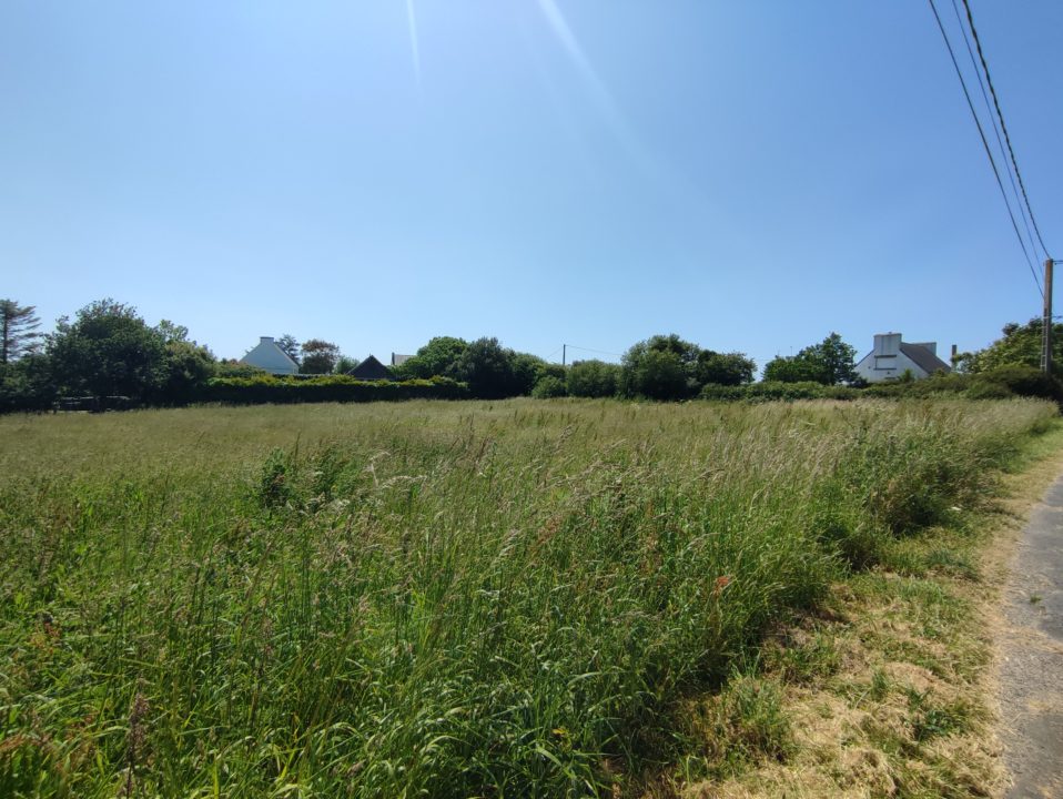 Terrain de loisir de 1290 m2 proche de la mer