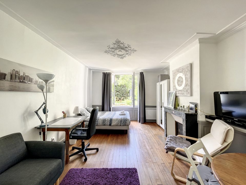 Studio de 31m2 avec jardin privatif au calme dans le centre-ville de Fontainebleau