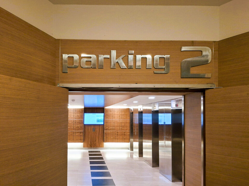 Saint-Cloud, place de parking Premium, dans parking surveillé 24h/24h