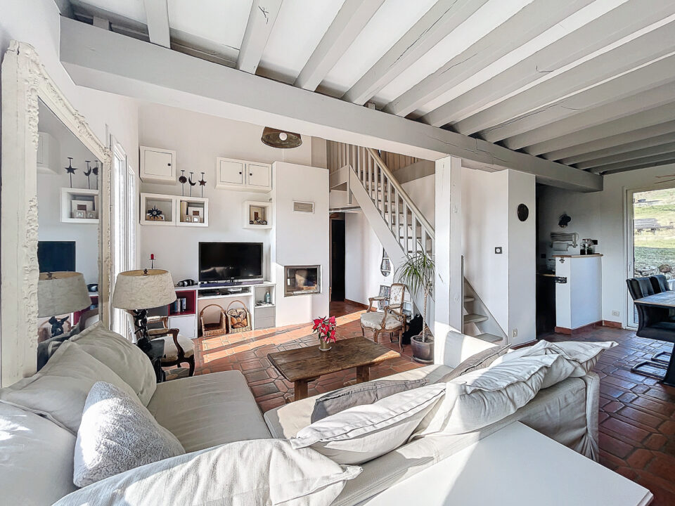 A Chartrettes, maison familiale de 4 chambres, sous-sol total et terrain de 1311 m2