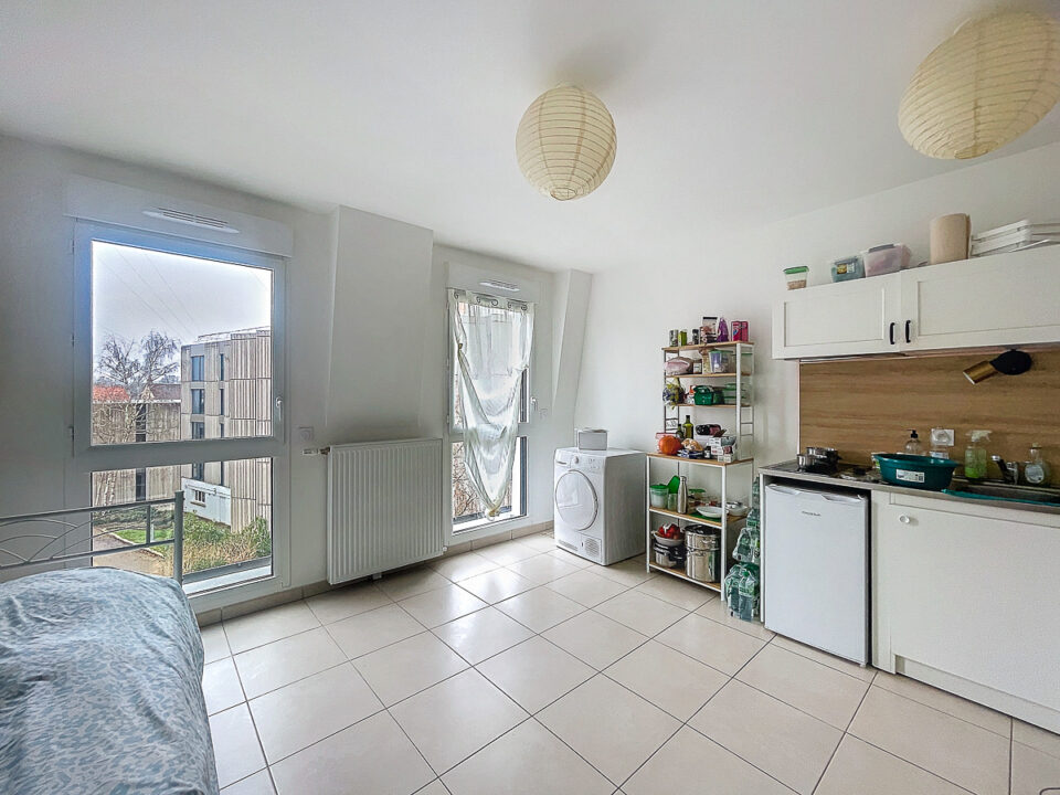 Fontainebleau, dans résidence de standing de 2021, studio avec parking vendu loué