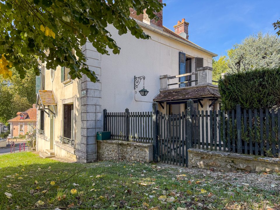A Fontaine-le-Port, élégante maison bourgeoise de 190 m2 sur terrain de 400 m2