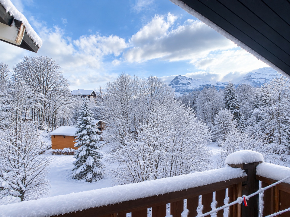 Les Carroz d&rsquo;Arâches – Triplex familial avec vue sur forêt et montagne