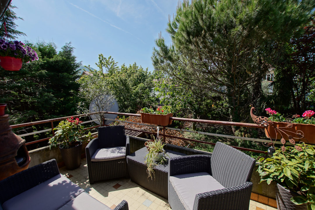 Maison familiale non mitoyenne avec jardin