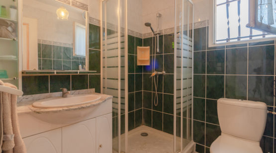 Vente villa 146m2 avec piscine L'Isle-sur-la-Sorgue - Effectimmo