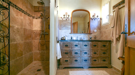 Vente villa de standing St-saturnin-lès-apt - Effectimmo