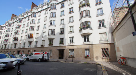 Vente appartement 2 pièces 62m2 à rénover Paris 15eme - Effectimmo
